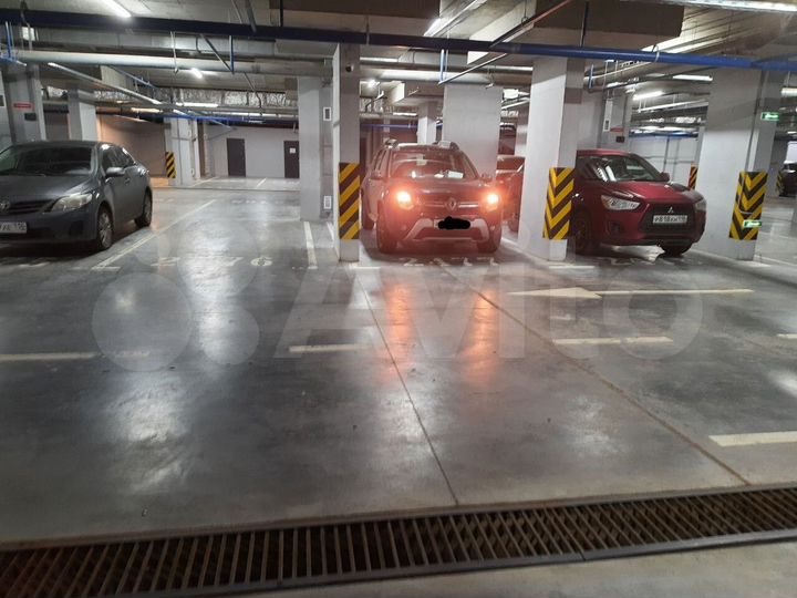 Машиноместо, 14 м²