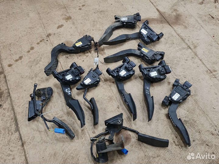 Педаль газа акселератора Opel Astra H Zafira B