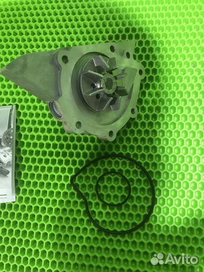 Водяной насос (помпа) Citroen Peugeot 1.8 2.0 2.2