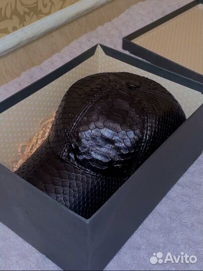 Питоновая кепка