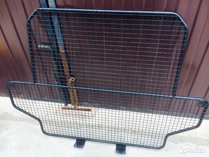 Решётка клетка для животных на LC 200 Lexus 570