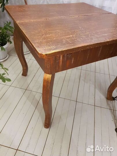 Старинный стол