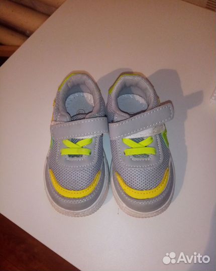 Кроссовки детские