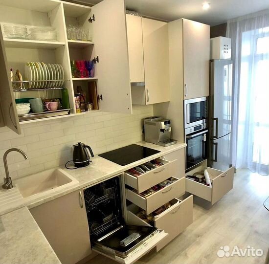 Кухни на заказ с фасадами в стиле неоклассика