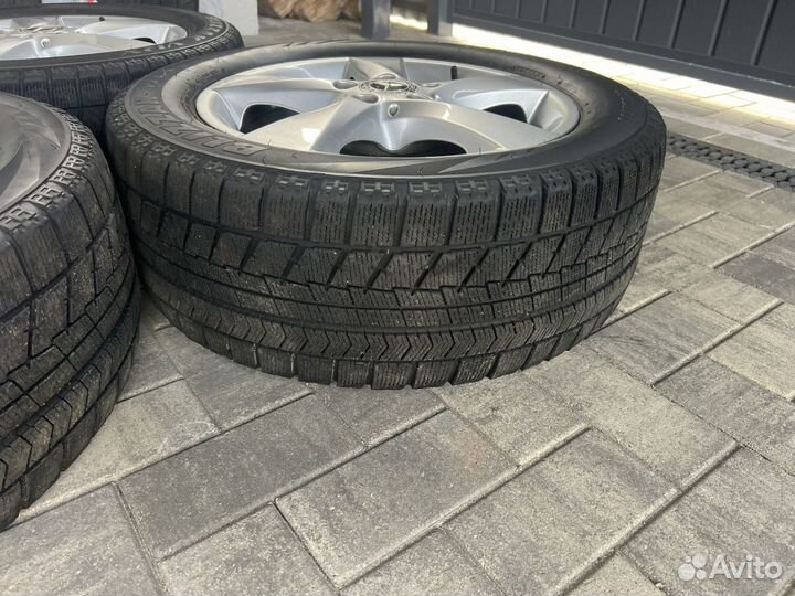 Bridgestone Blizzak VRX 225/55 R17