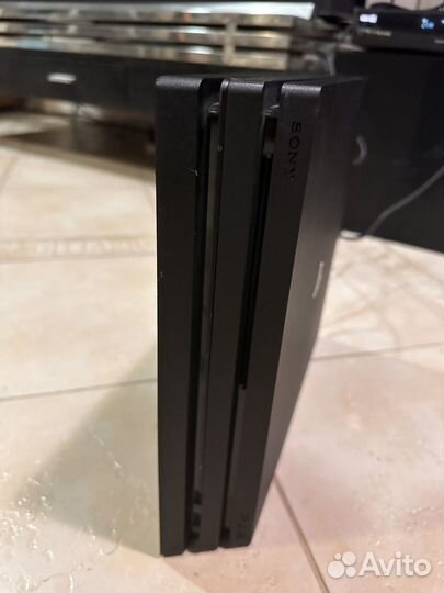 Ps4 pro 7208B 512 мб SSD