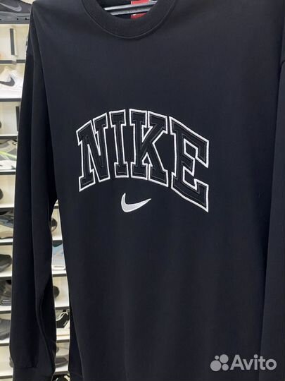 Свитшот мужской Nike с вышивкой