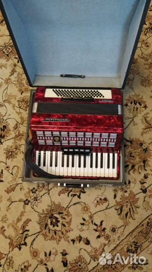 Аккордеон weltmeister Serino 3/4