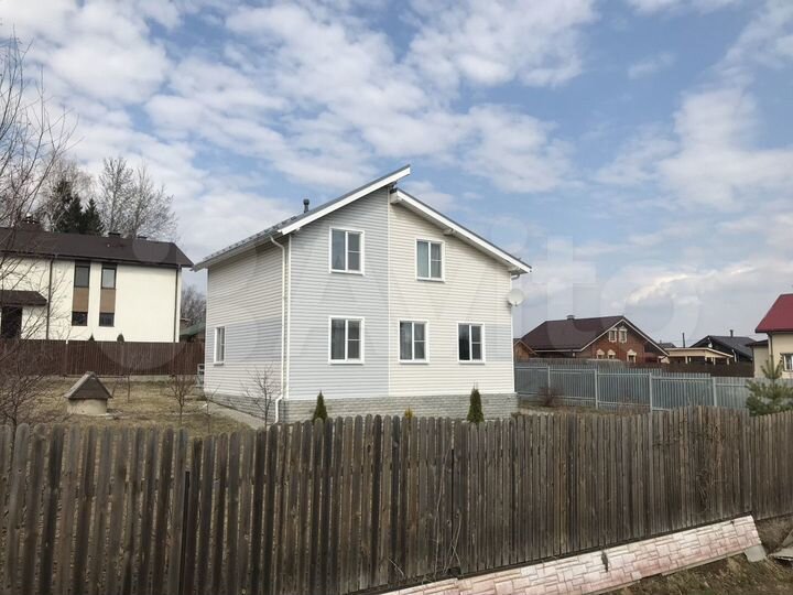 Коттедж 163 м² на участке 9,7 сот.