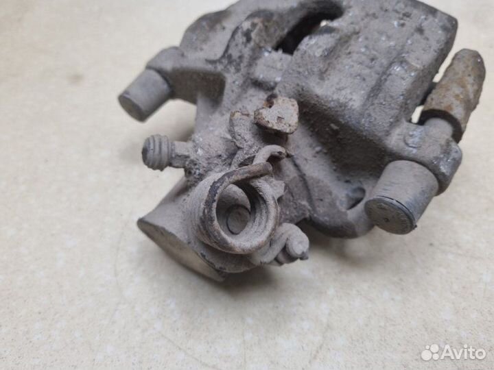 Суппорт задний левый Ford Focus хэтчбек 1.4 asda