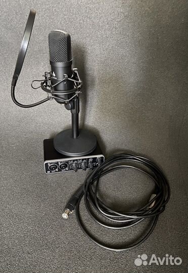 Внешняя звуковая карта Behringer umc 202hd