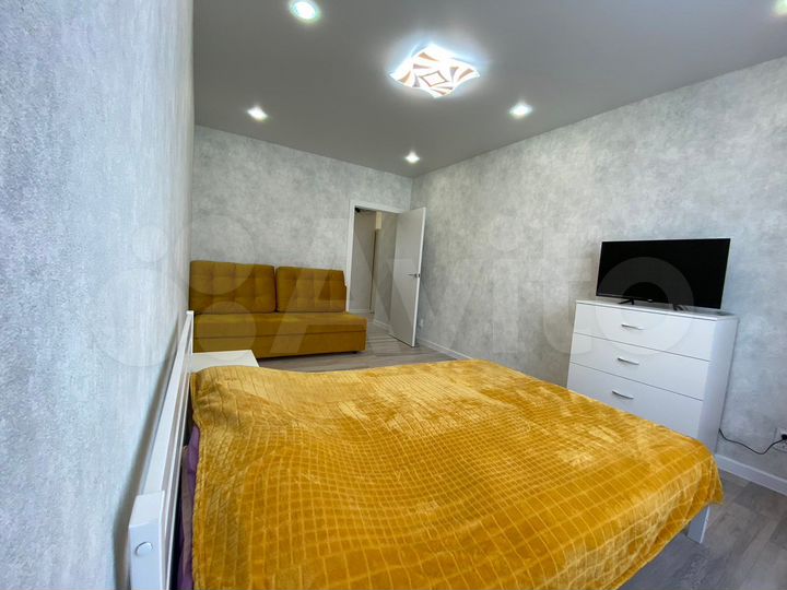 2-к. квартира, 42 м², 8/15 эт.