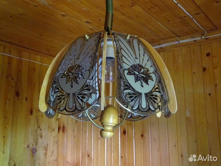 Продается красивая люстра