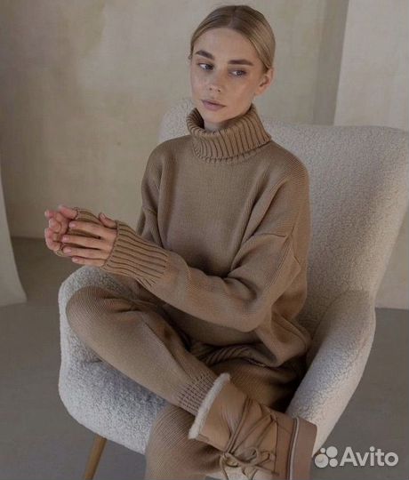 Костюм/вязанный/белый/бежевый