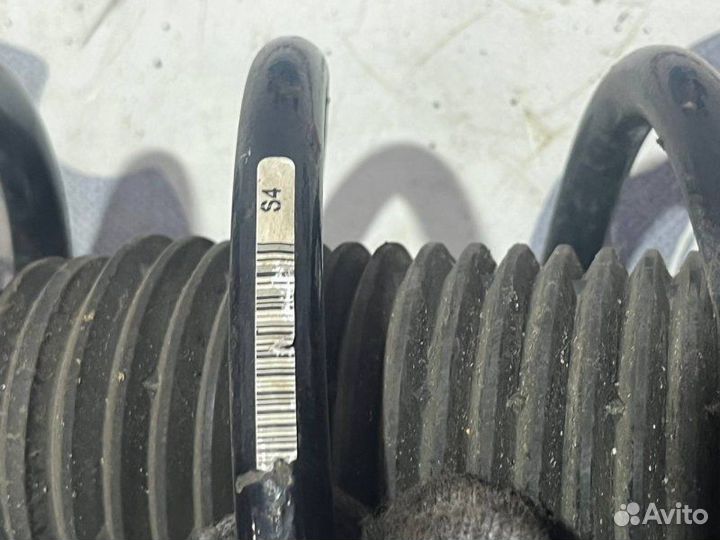 Стойка амортизатора передняя правая Bmw X3 E83