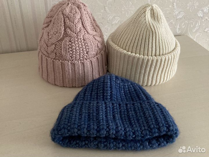 Шапки женские, цена за каждую