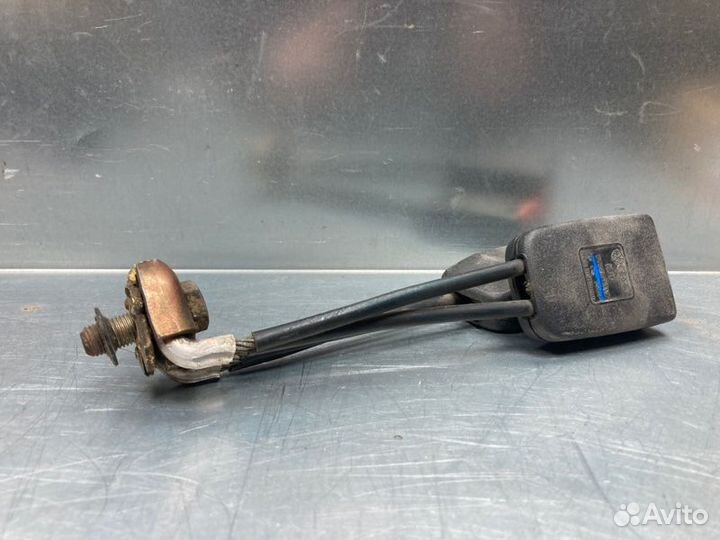 Ответная часть ремня безопасности Audi 80/90 B3