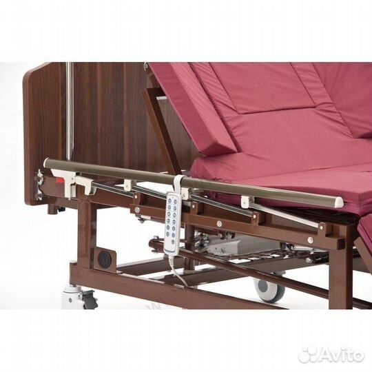 Кровать для лежачих больных с электроприводом