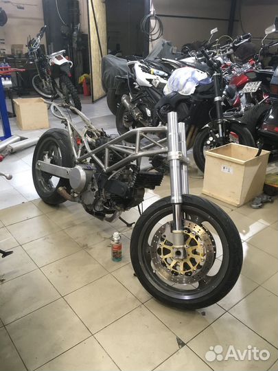 Ducati monster 800 io