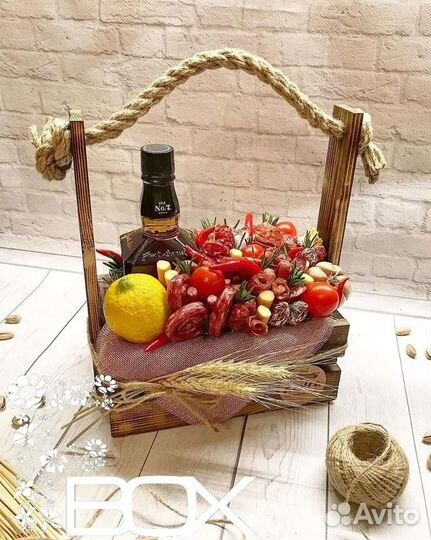 Ящик с верёвочной ручкой