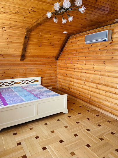 Коттедж 200 м² на участке 6 сот.