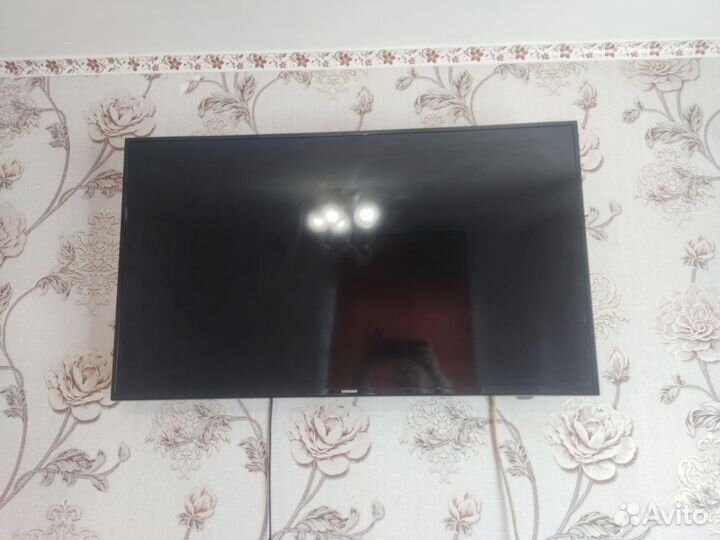 Телевизор Samsung SMART tv 43