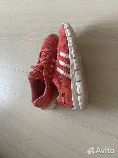 Кроссовки adidas