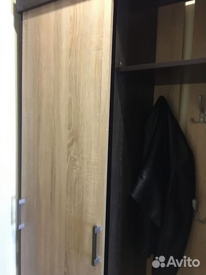 Шкаф в прихожую ,читайте описание