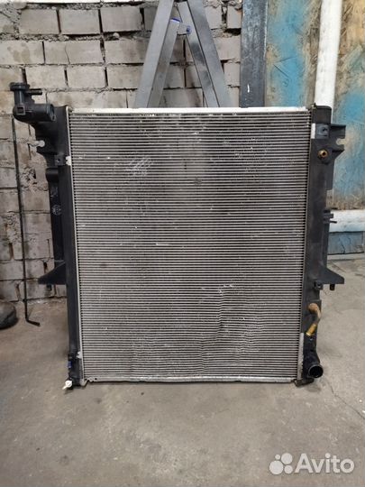 Радиатор охлаждения mitsubishi pajero sport