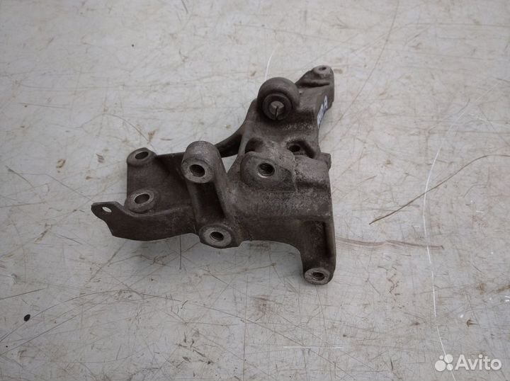 Кронштейн генератора Форд С Мах