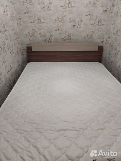 Кровать с матрасом 140 200