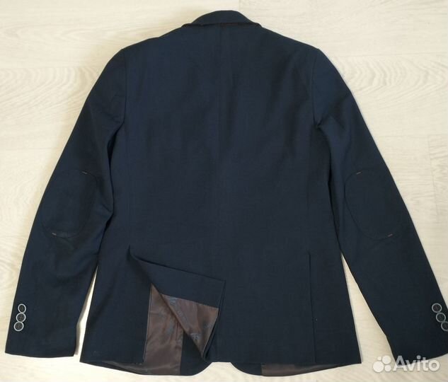 Продам костюм школьный на мальчика