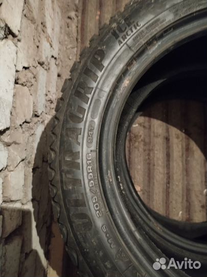 Goodyear Ultragrip Ice Arctic 205/55 R16