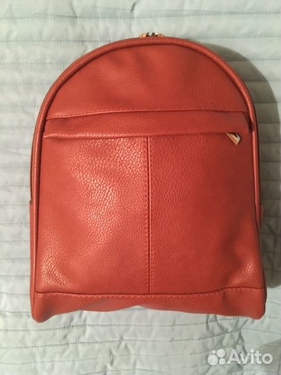Новый кожаный рюкзак