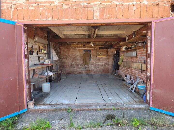 Гараж, > 30 м²