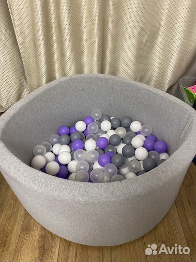 Сухой бассейн с комплектом из 200 шаров