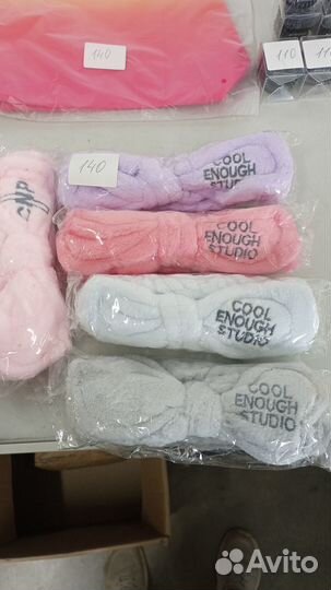 Косметичка, расчески, резинки, повязки для голов