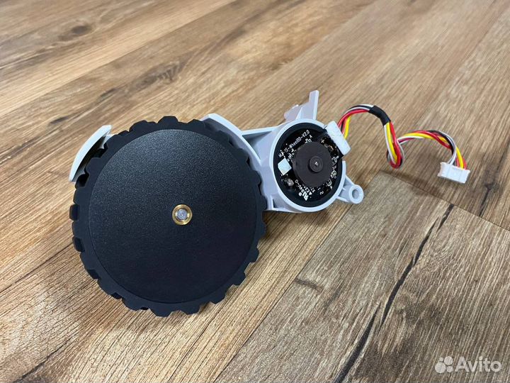 Колесо левое (L) Xiaomi Mi Robot Vacuum-Mop 2 Lite