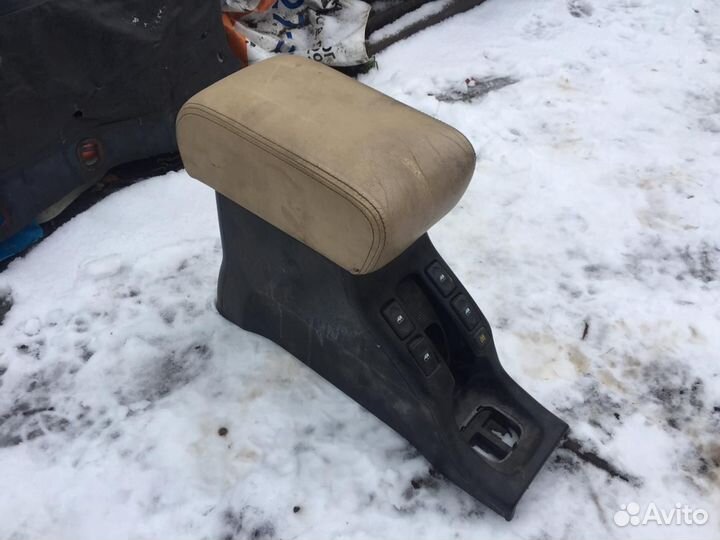 Центральный подлокотник рест рестайл Land Rover