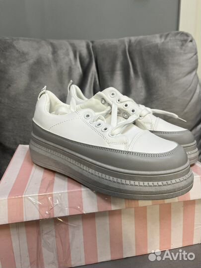 Кроссовки женские 36 размер