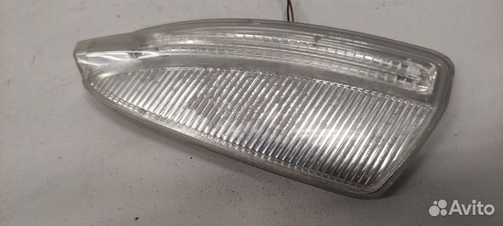 Повторитель поворотника левый Mercedes W204 C