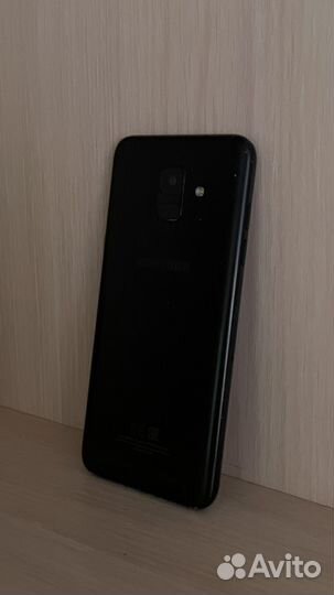 Samsung Galaxy A6, 4/32 ГБ