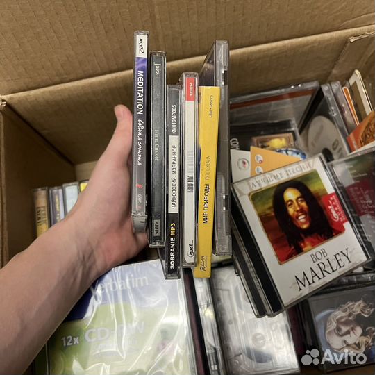 Коробка кассет и cd дисков