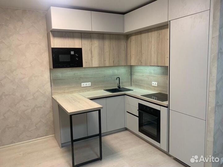 Кухня под потолок на дачу