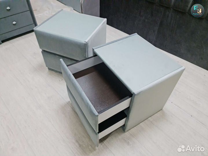 Прикроватные тумбы