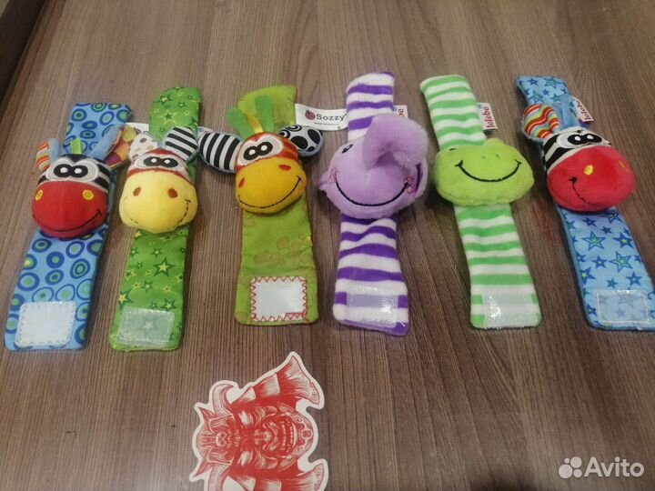 Погремушки для новорожденных