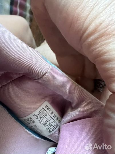 Полный лук для девочки 140-146(шапки,кроссовки