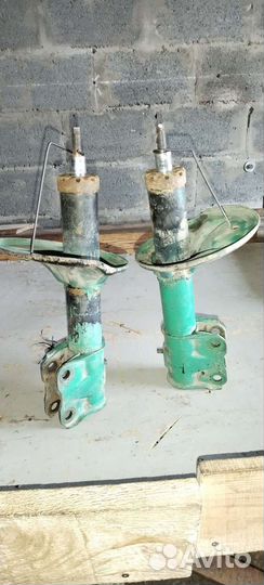 Амортизаторы на Лансер 9