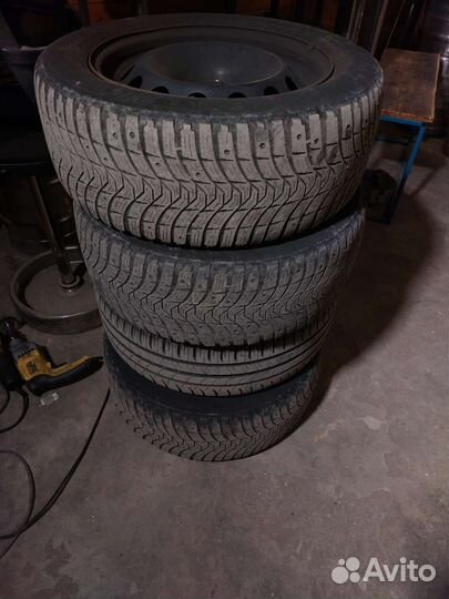 R16 Citystar CS300 215/50, PCD 4x114.3 DIA 65