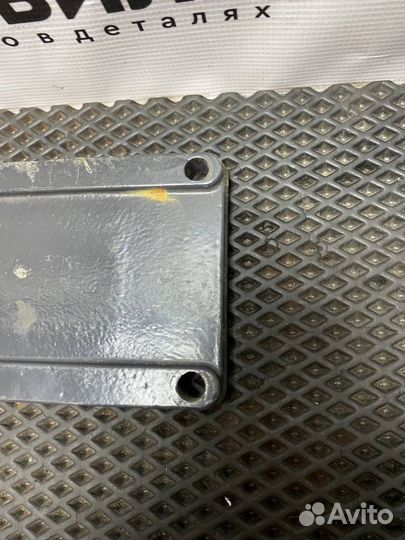 Кронштейн (крепление) Renault Premium 1629549